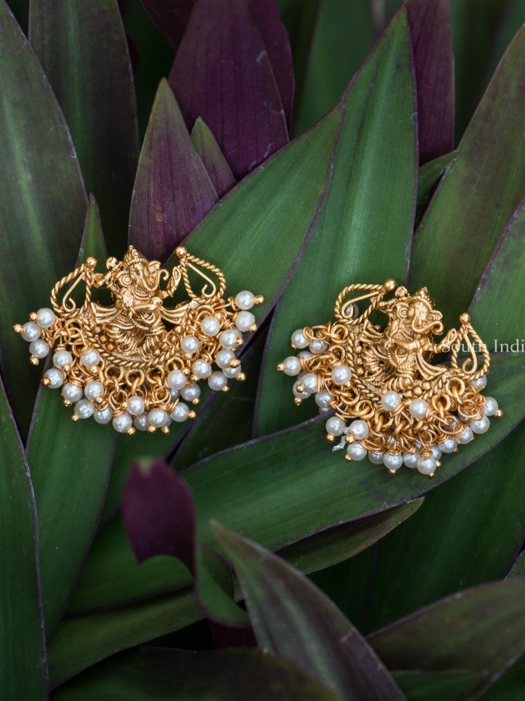 Beautiful Dancing Vinayagar Pearls Earrings