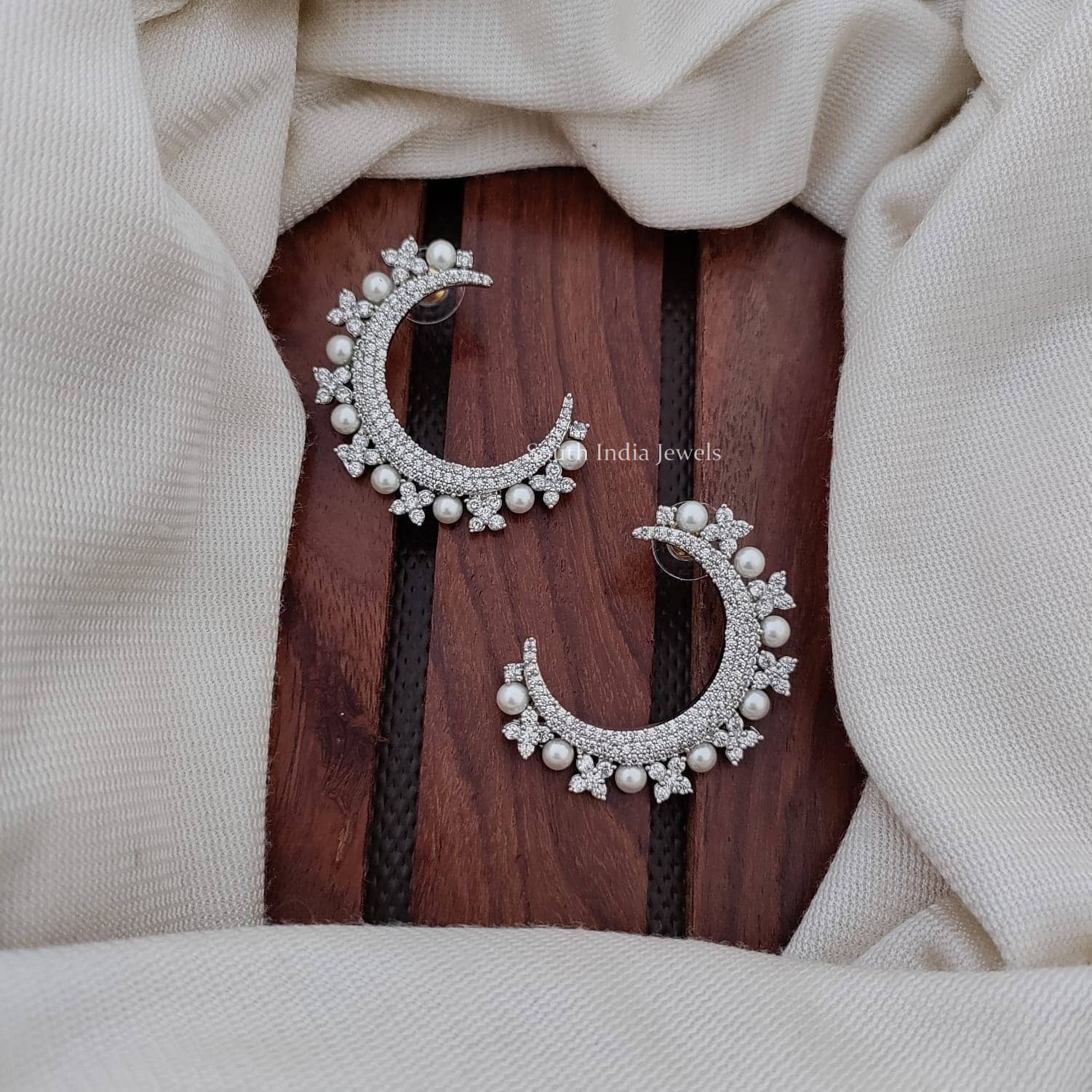 Gorgeus CZ Stone Moon Earring