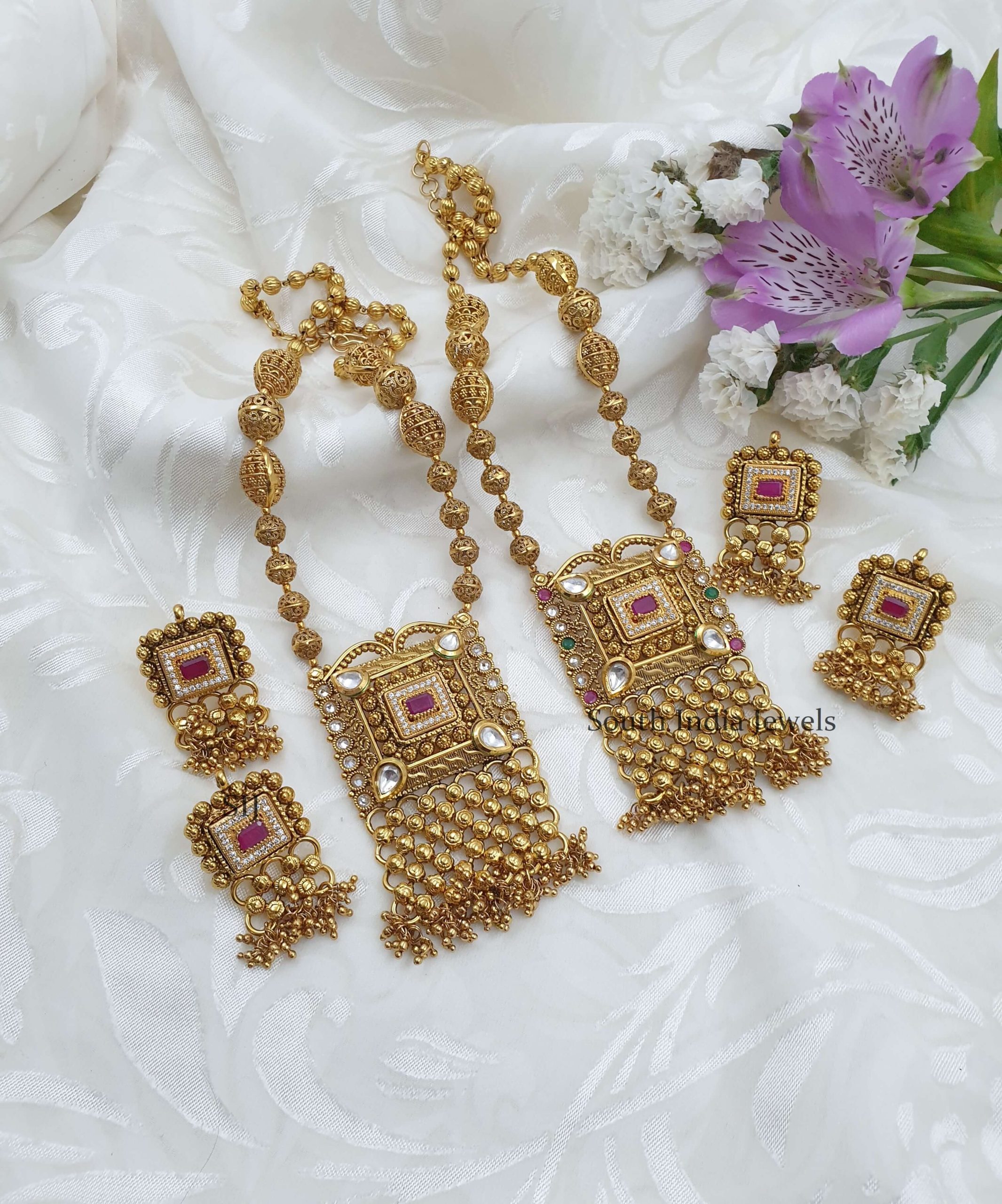 Beautiful Antique Beads Necklace (7)
