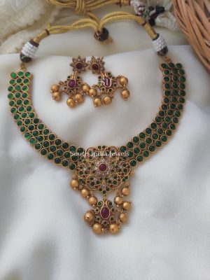 Beautiful Green Kemp Floral Necklace