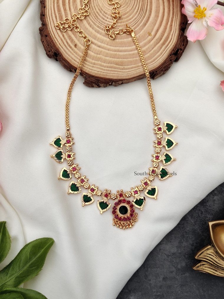 Beautiful Kemp & Green Stone Necklace (2)