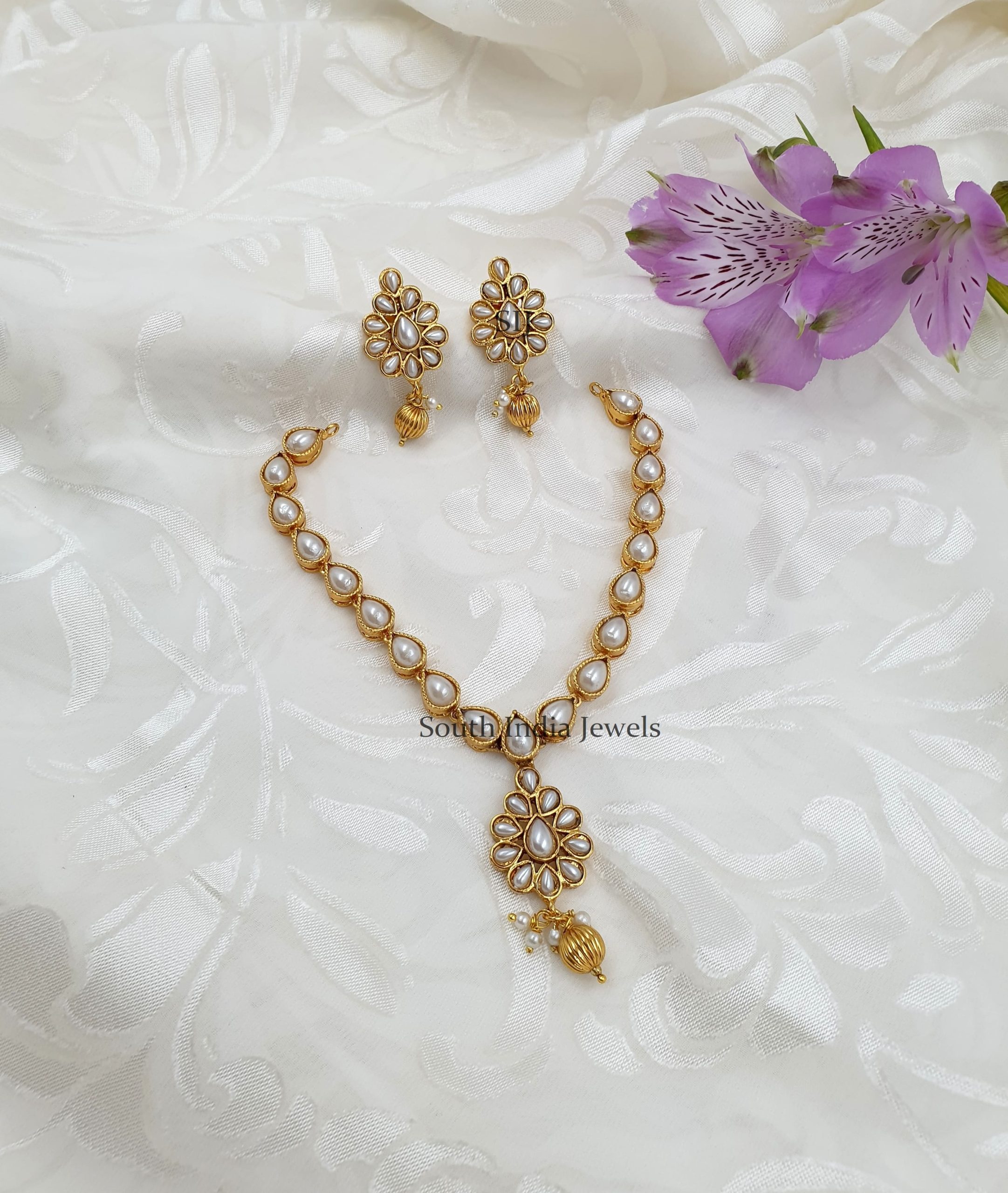 Elegant And Simple Gold Finish Necklace