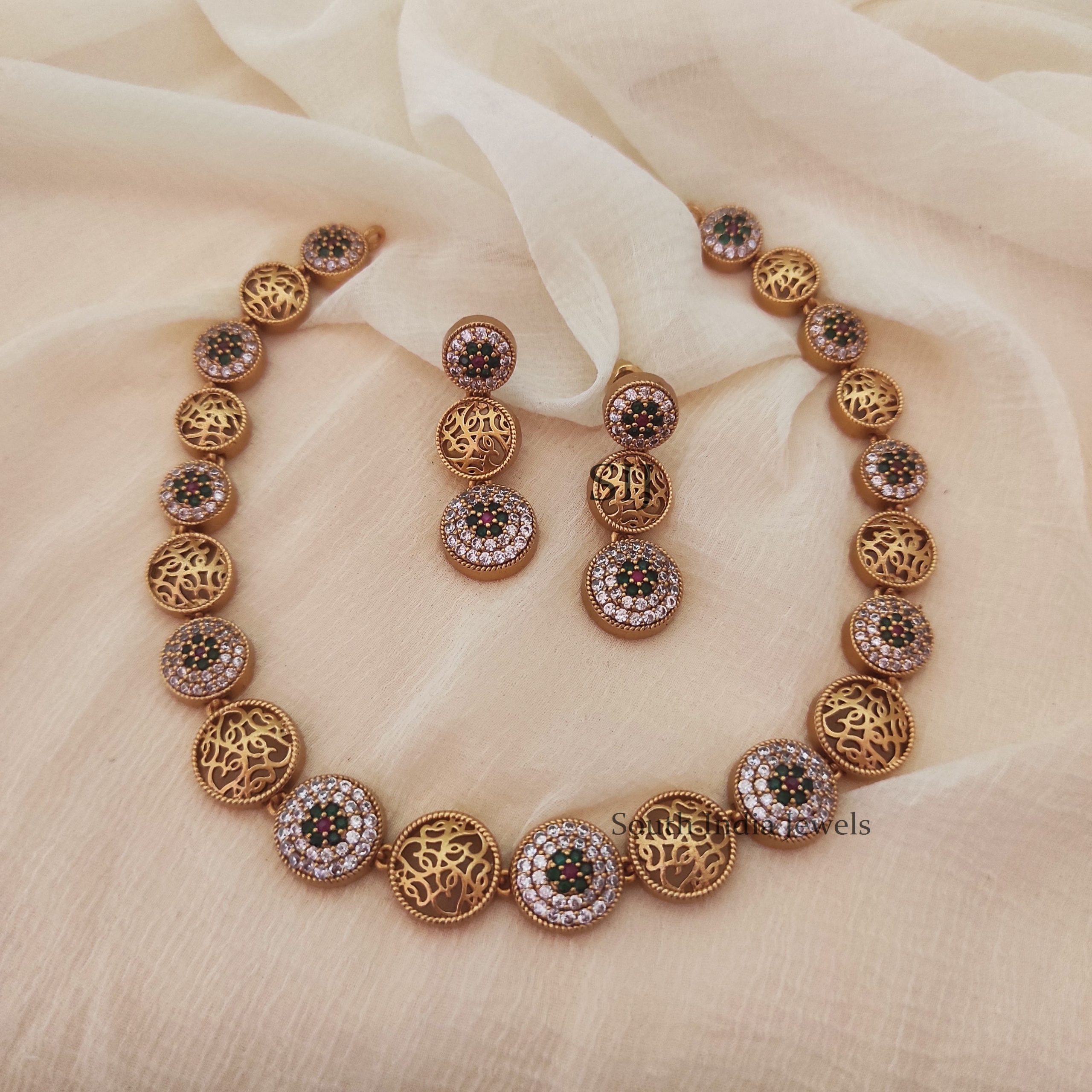 Elegant Gold Finish Round Design Necklace
