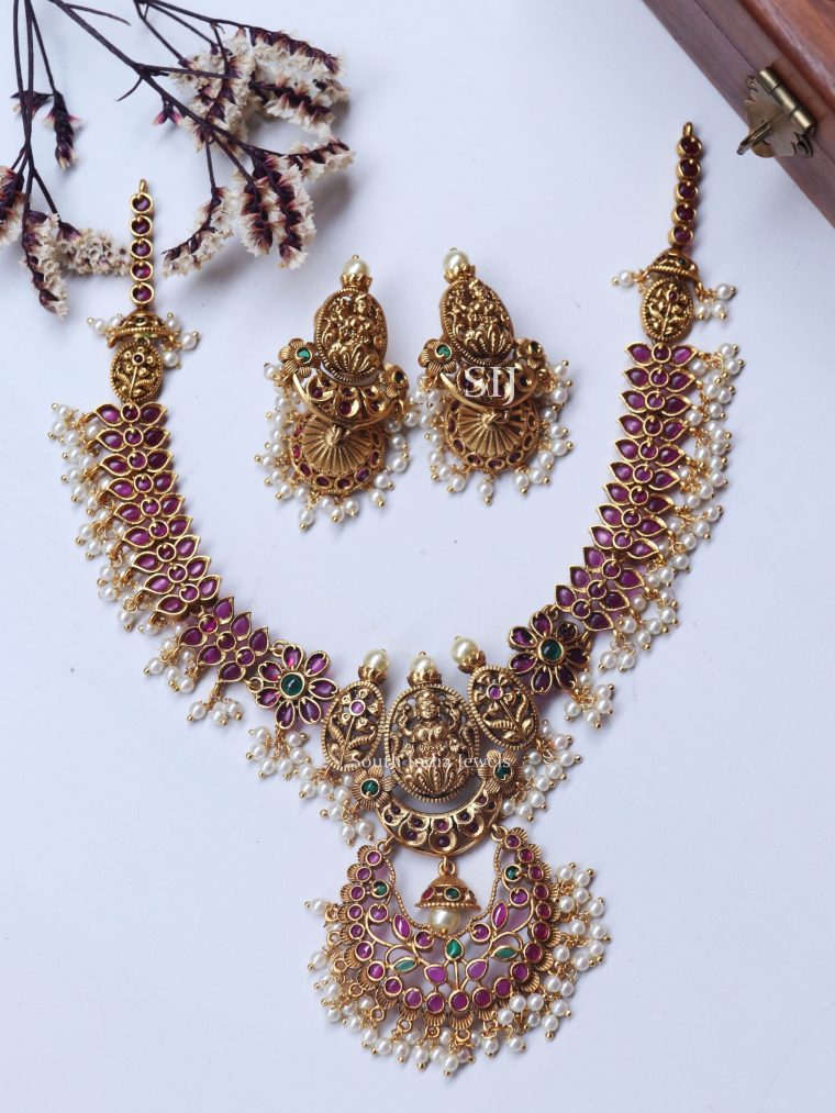 Gorgeous Lakshmi Floral Design Necklace (2)