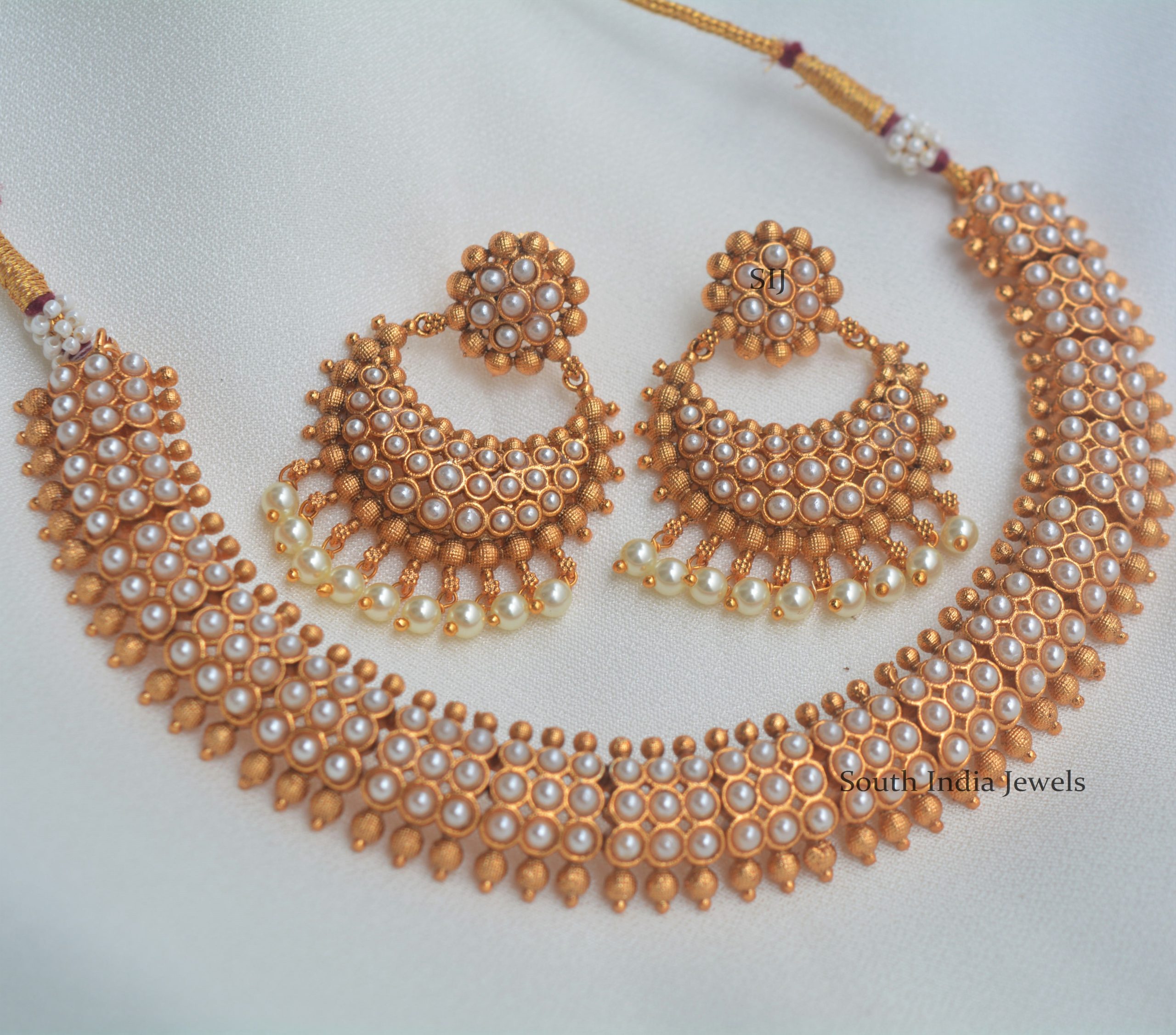 Gorgeous Pearl Design Necklace