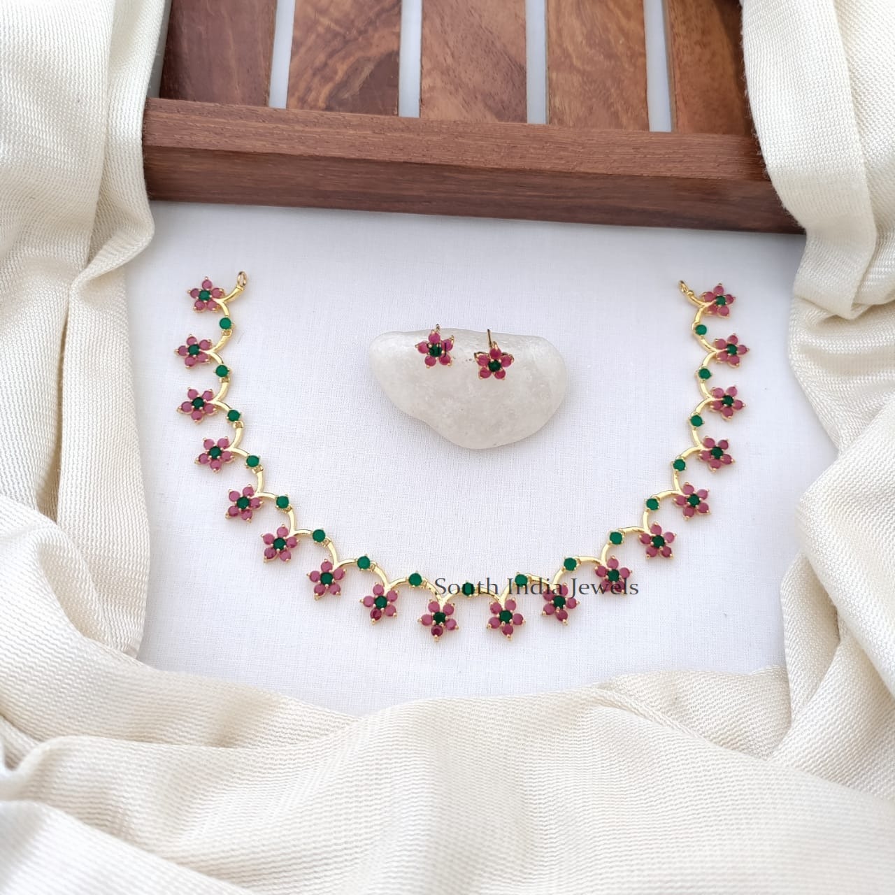 Marvelous CZ Stones Floral Design Necklace