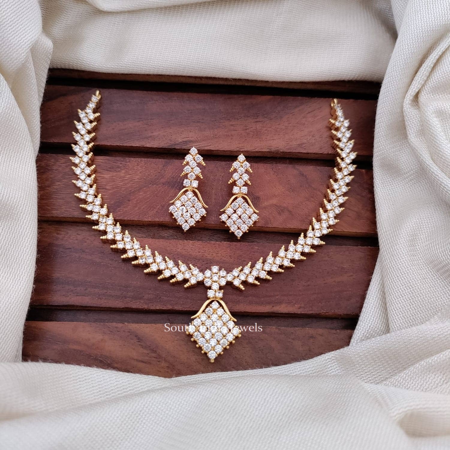 Marvelous Real Diamond CZ Stones Necklace