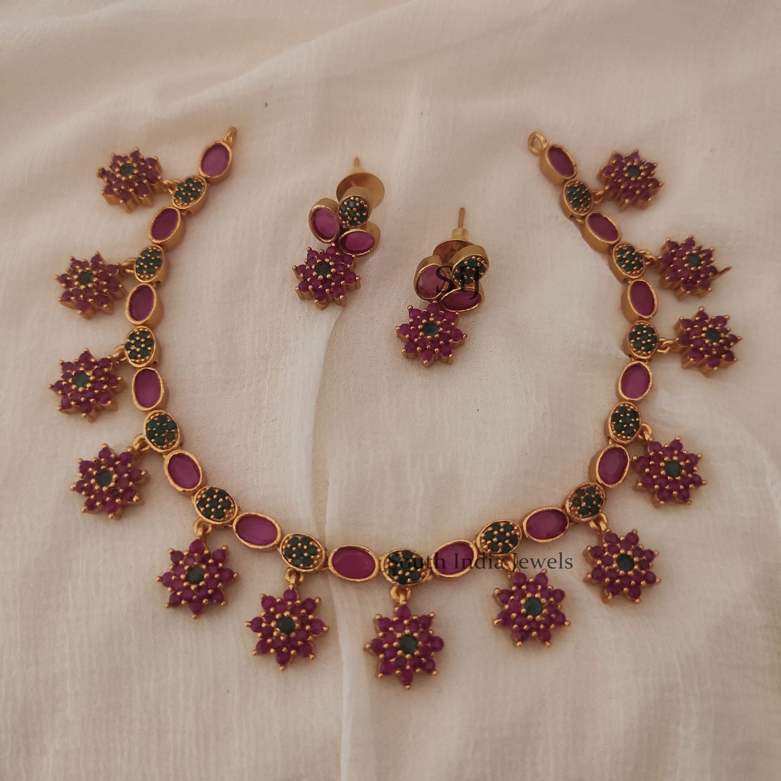 Ruby Emerald Floral Design Necklace (2)