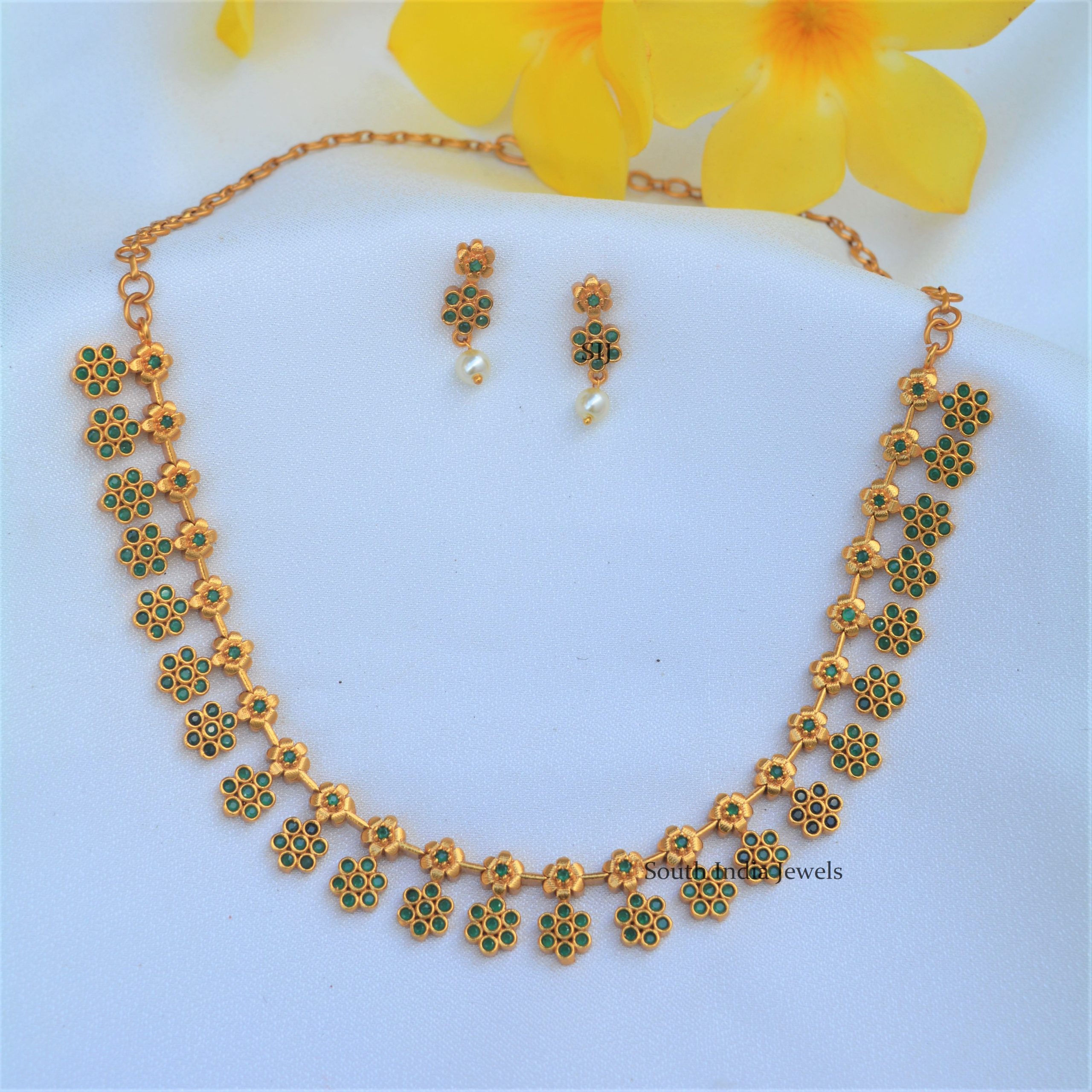 Green Matte Finish Necklace for Saree - South India Jewels