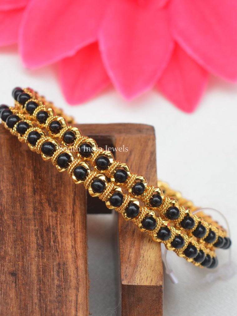 Beautiful Bold Black Beads bangle