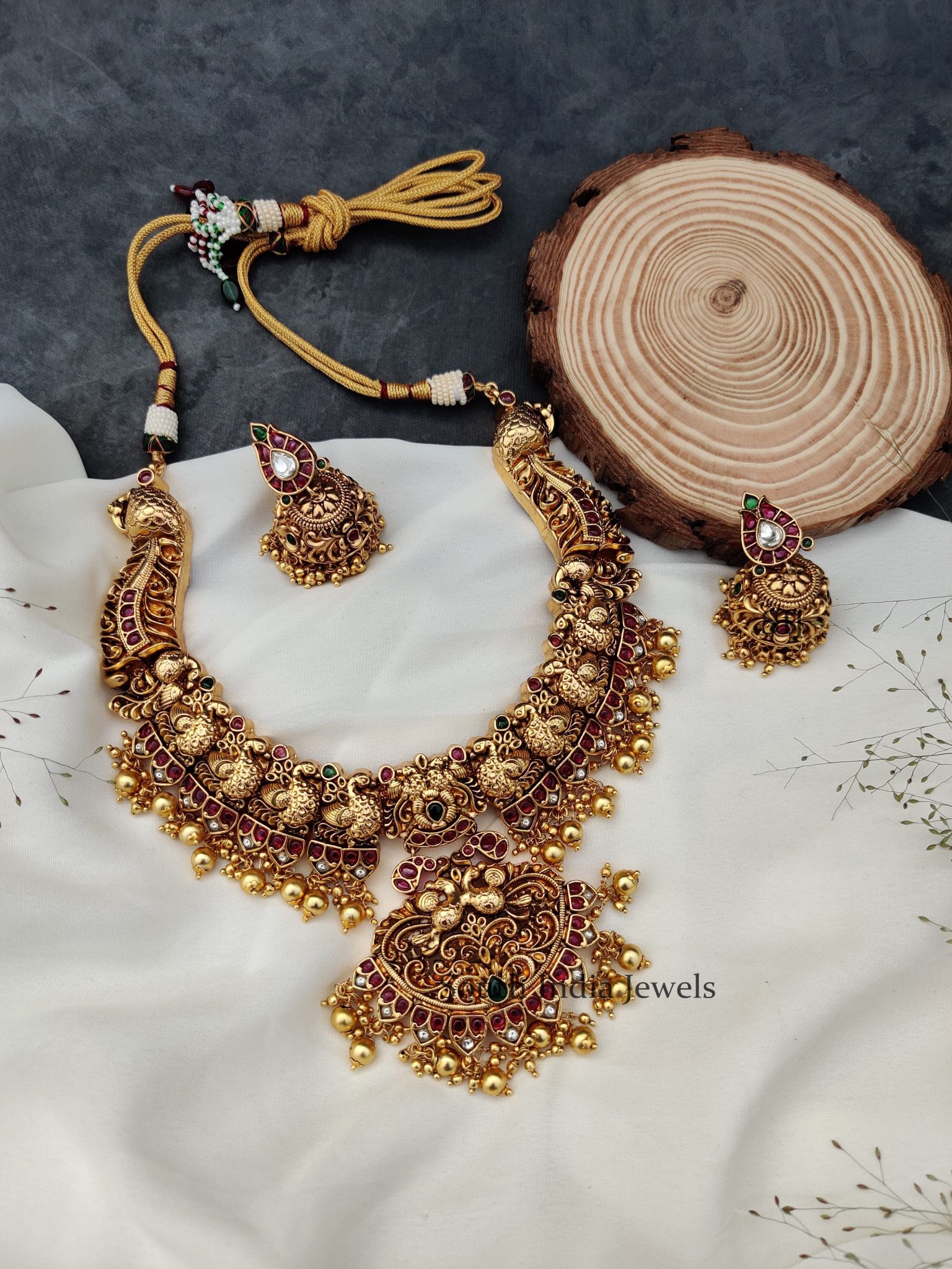 Floral antique Gold Necklace - South India Jewels