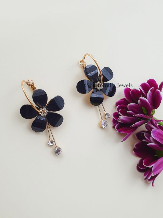 Cute Floral Dangler Earrings
