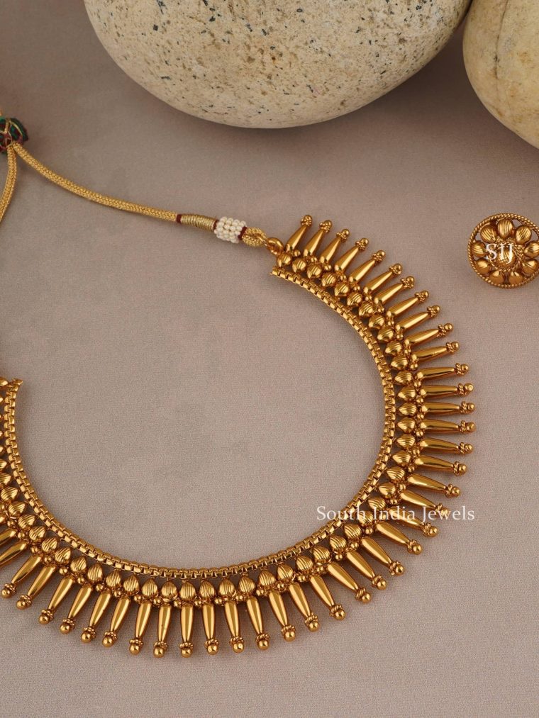 Elegant Plain Antique Gold Necklace