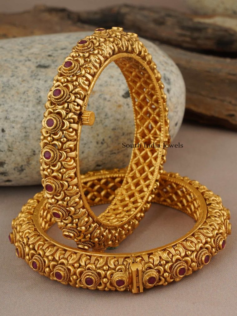 Gorgeous Gold Floral Bangle