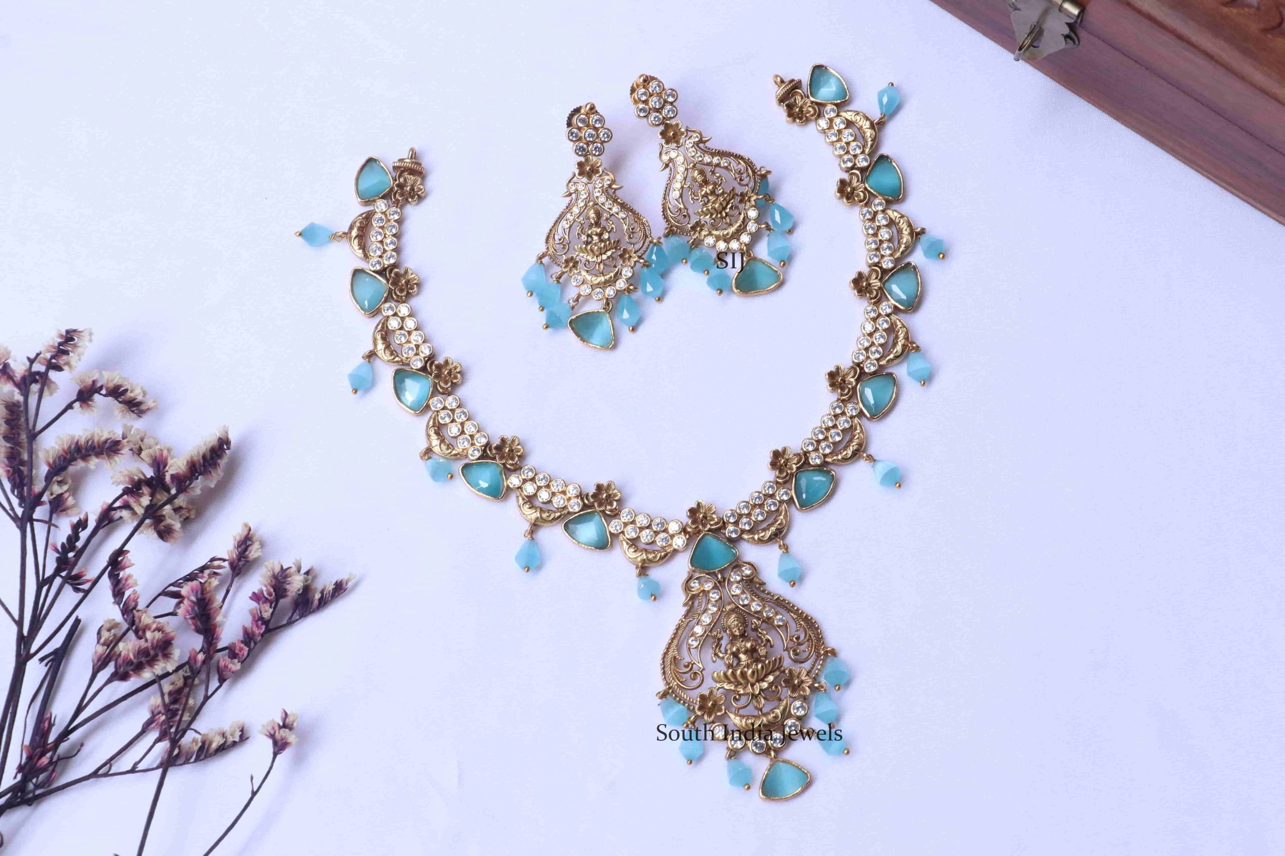 Pretty Lakshmi Stones Necklace'