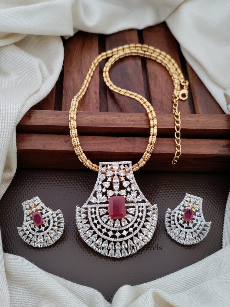 Royal Pendant Set With Chain