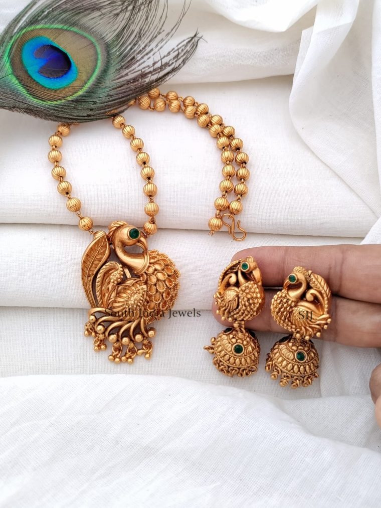 Traditional Peacock Pendant With Chain (2)