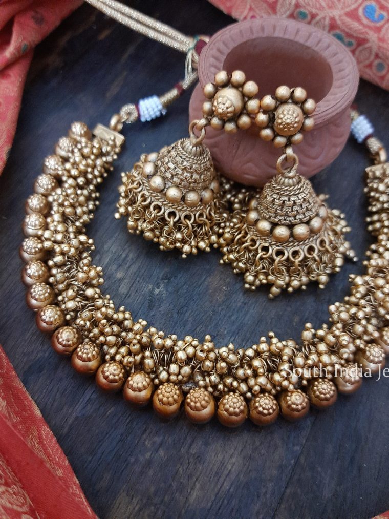 Unique Matte Finish Pearl Necklace Set