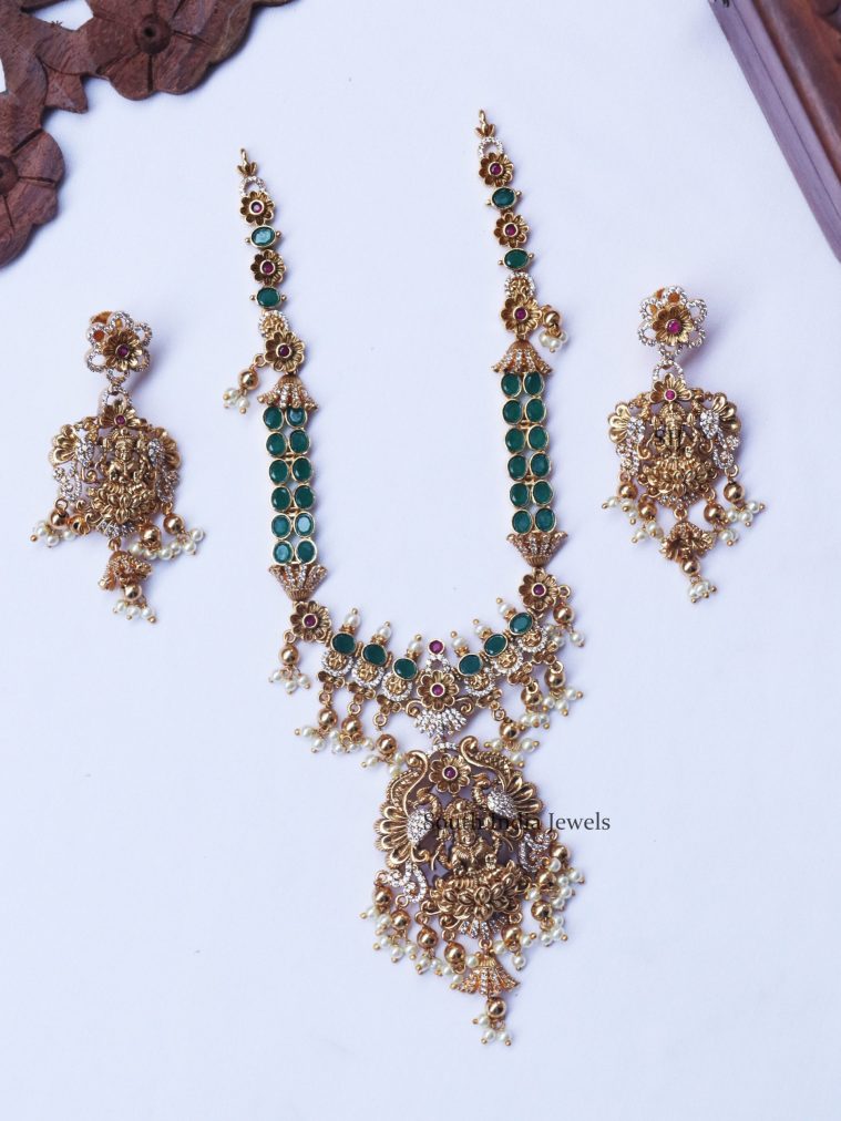 Beautiful Emerald Necklace Set