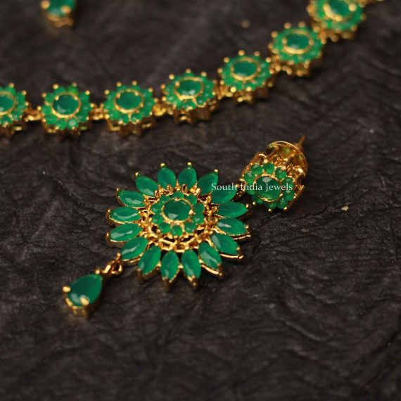 Elegant AD Green Necklace