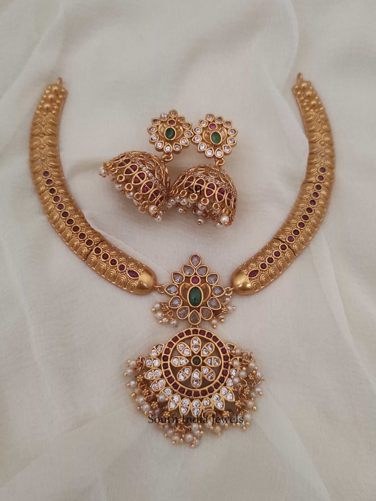 Elegant Halsi Design Necklace