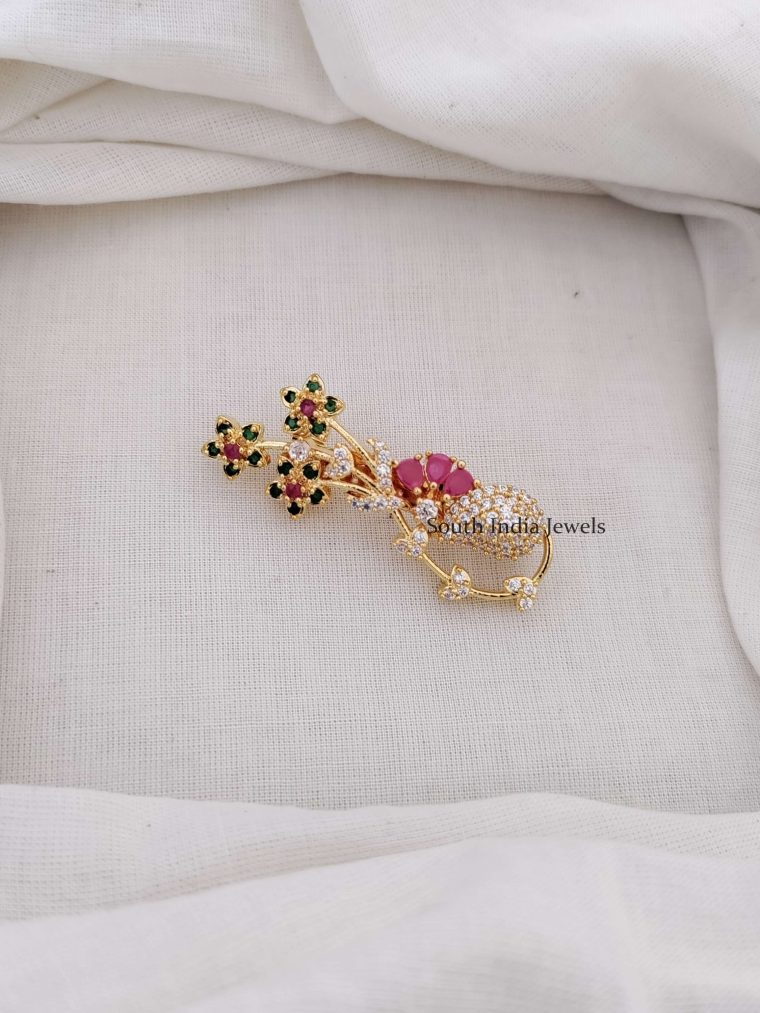 Lovely Flower Design Saree Pin