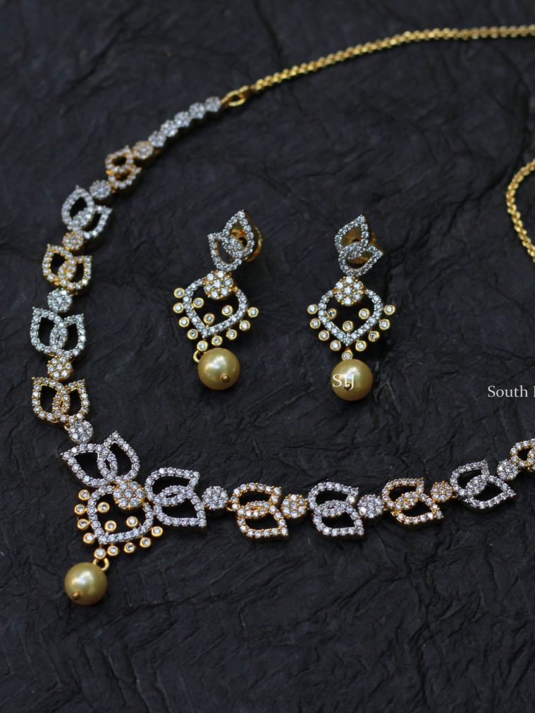 Sparkling Dual Tones Necklace