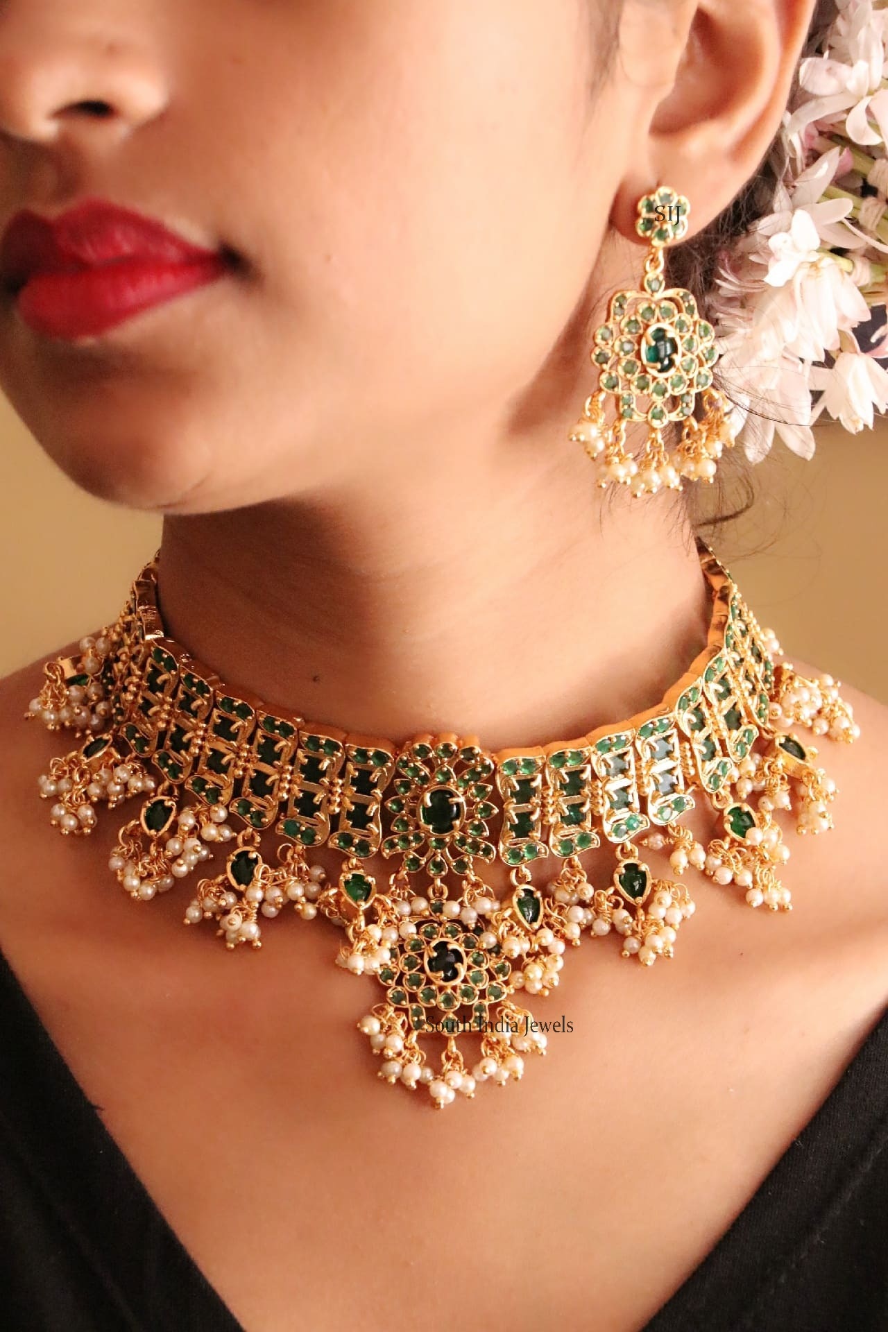 Elegant Emerald Designer Necklace (3)