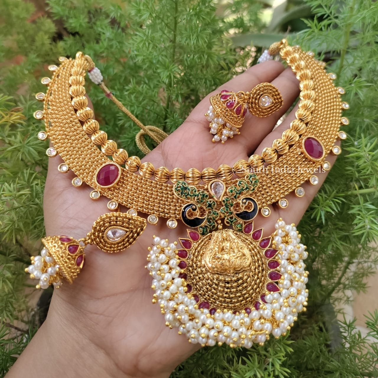 Trendy Lakshmi Pendent Necklace