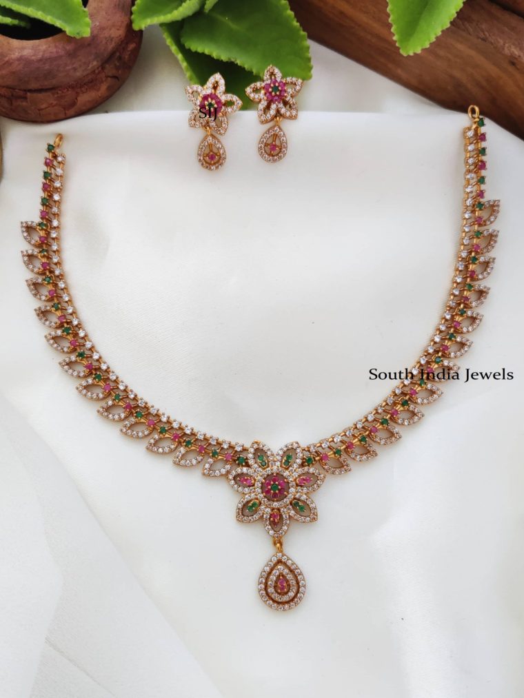 Attractive Floral AD Design Necklace