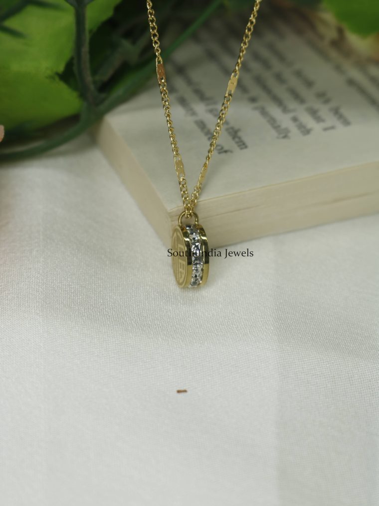 Attractive Gold Stones Pendent Chain