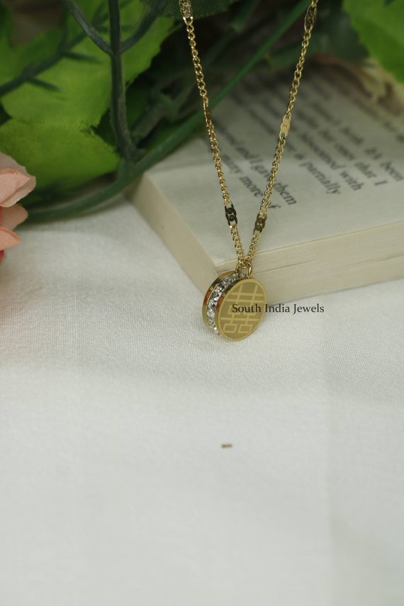 Attractive Gold Stones Pendent Chain