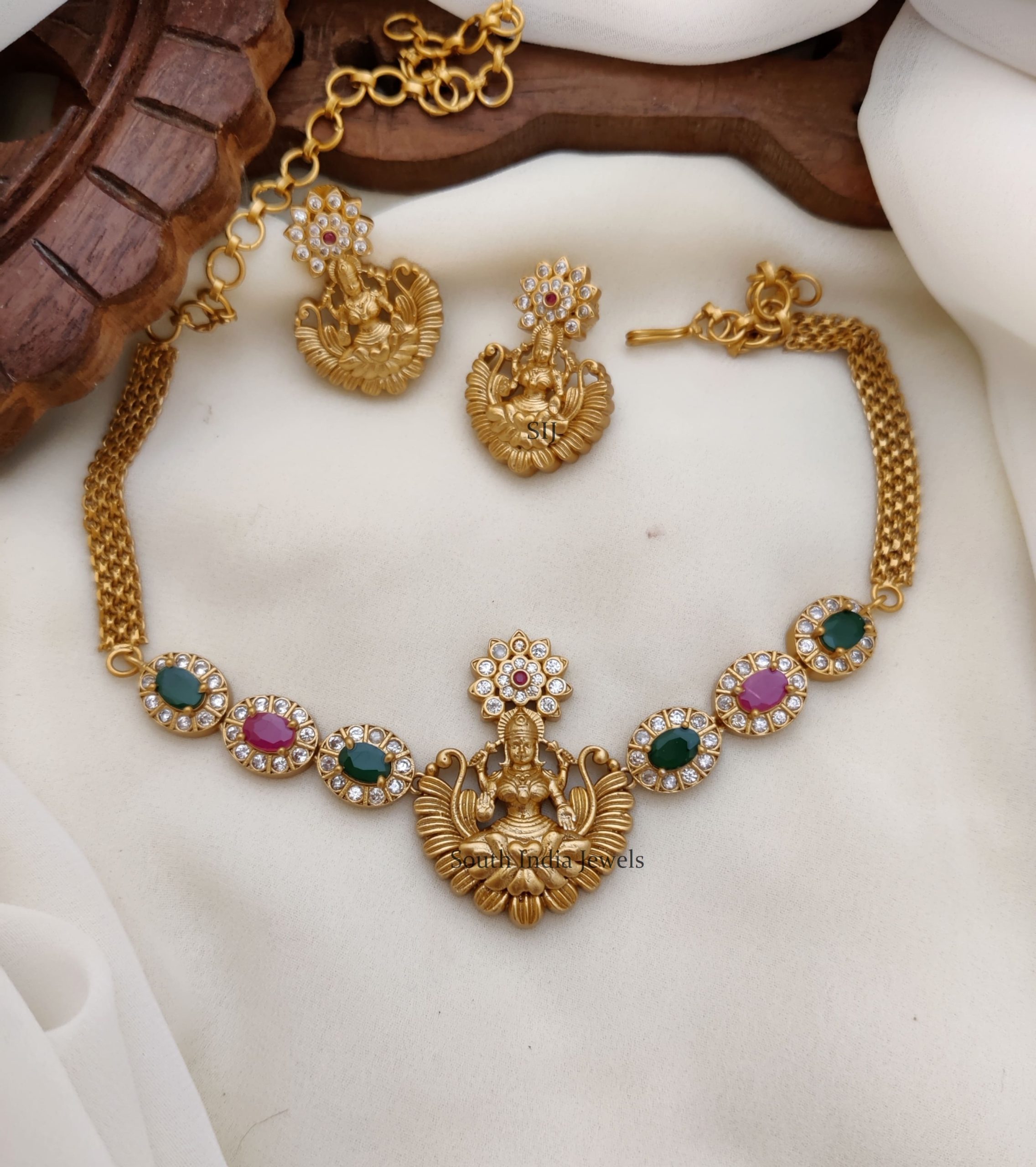 Lakshmi Jewelry -South India Jewels Online Stores.