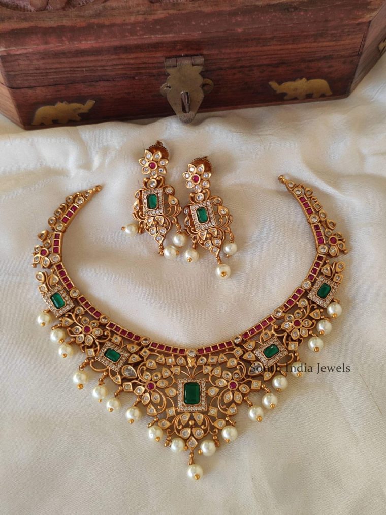 Stunning Emerald & Pearl Necklace