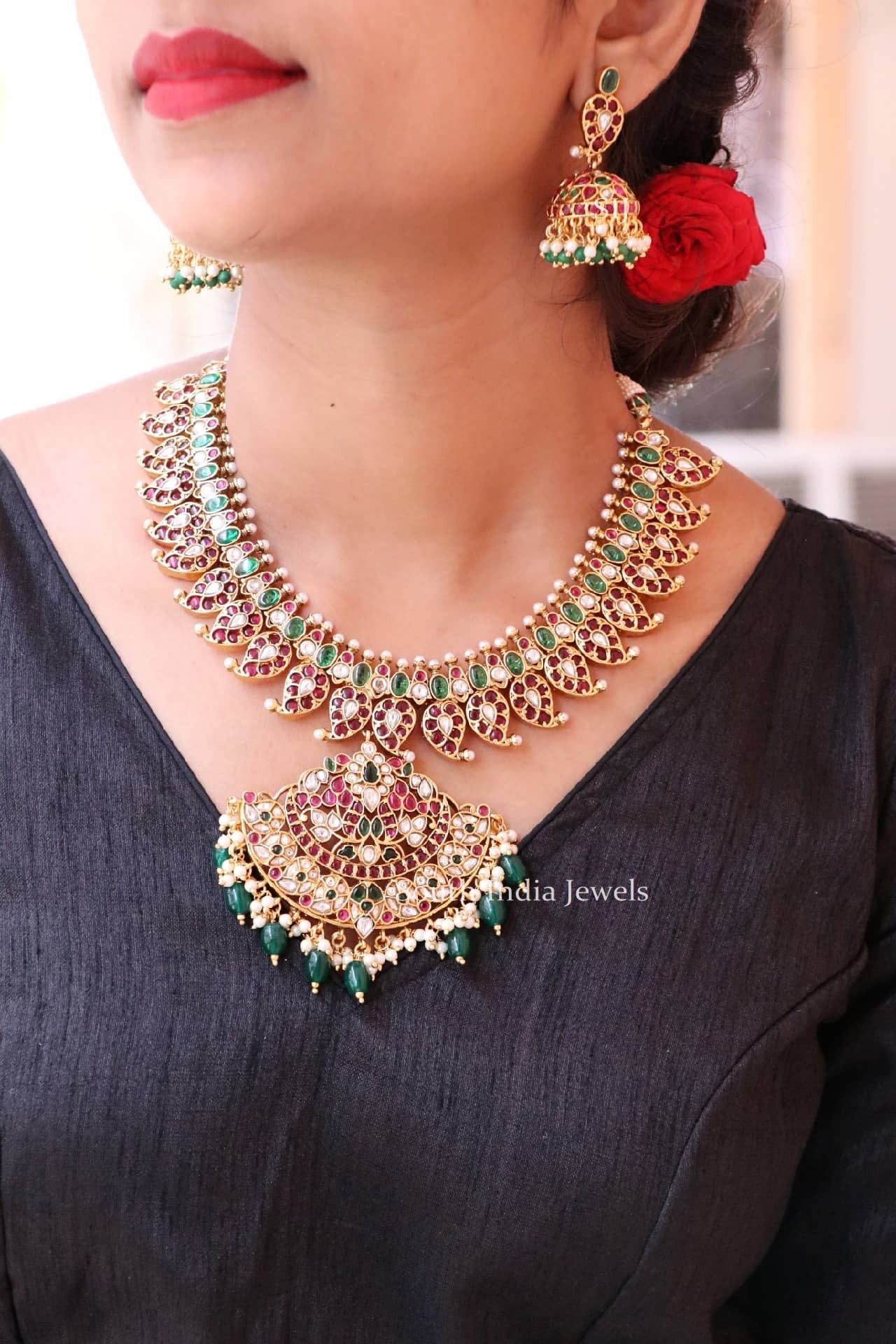Stunning Gulaabi Necklace