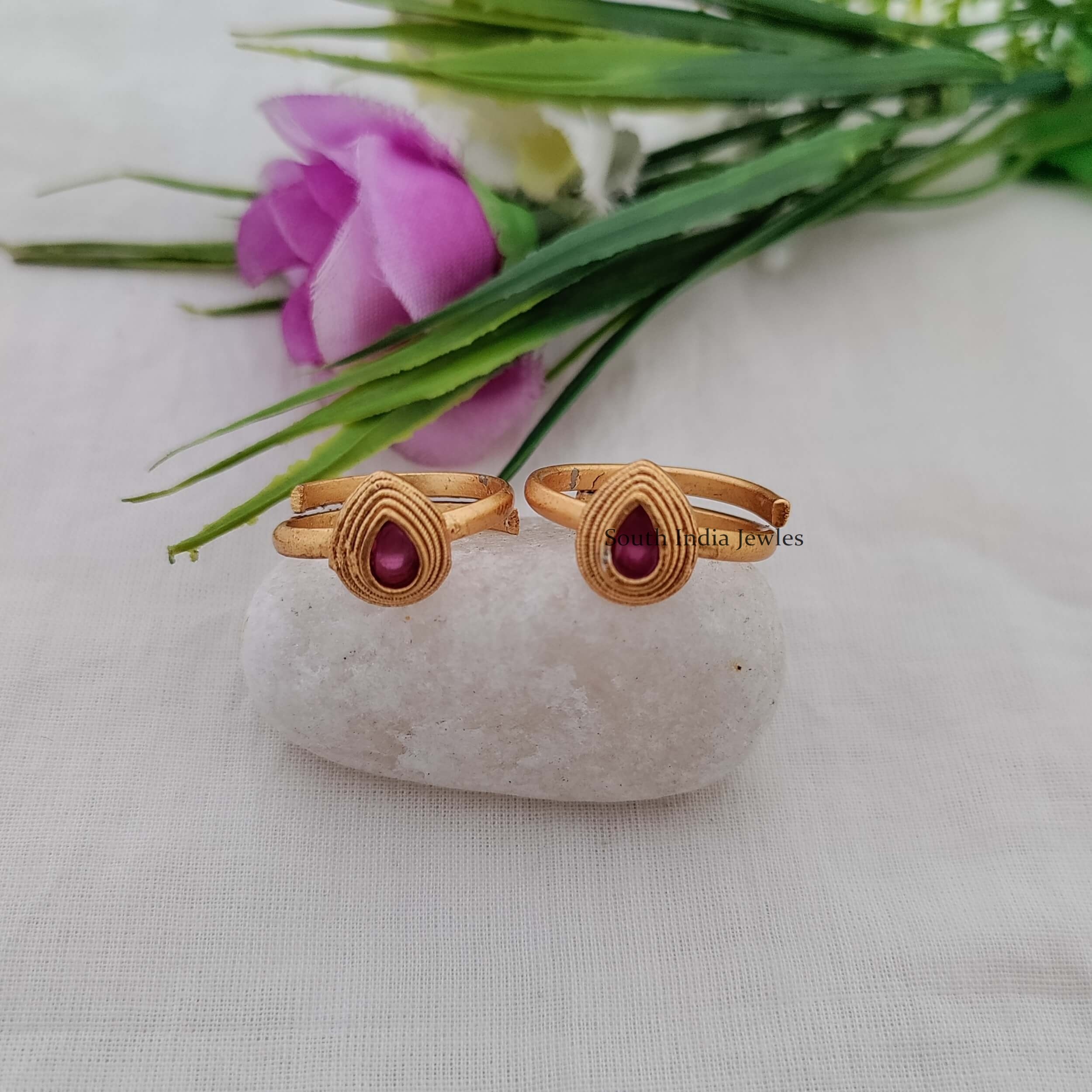 Awesome Ruby Stones Toe Rings