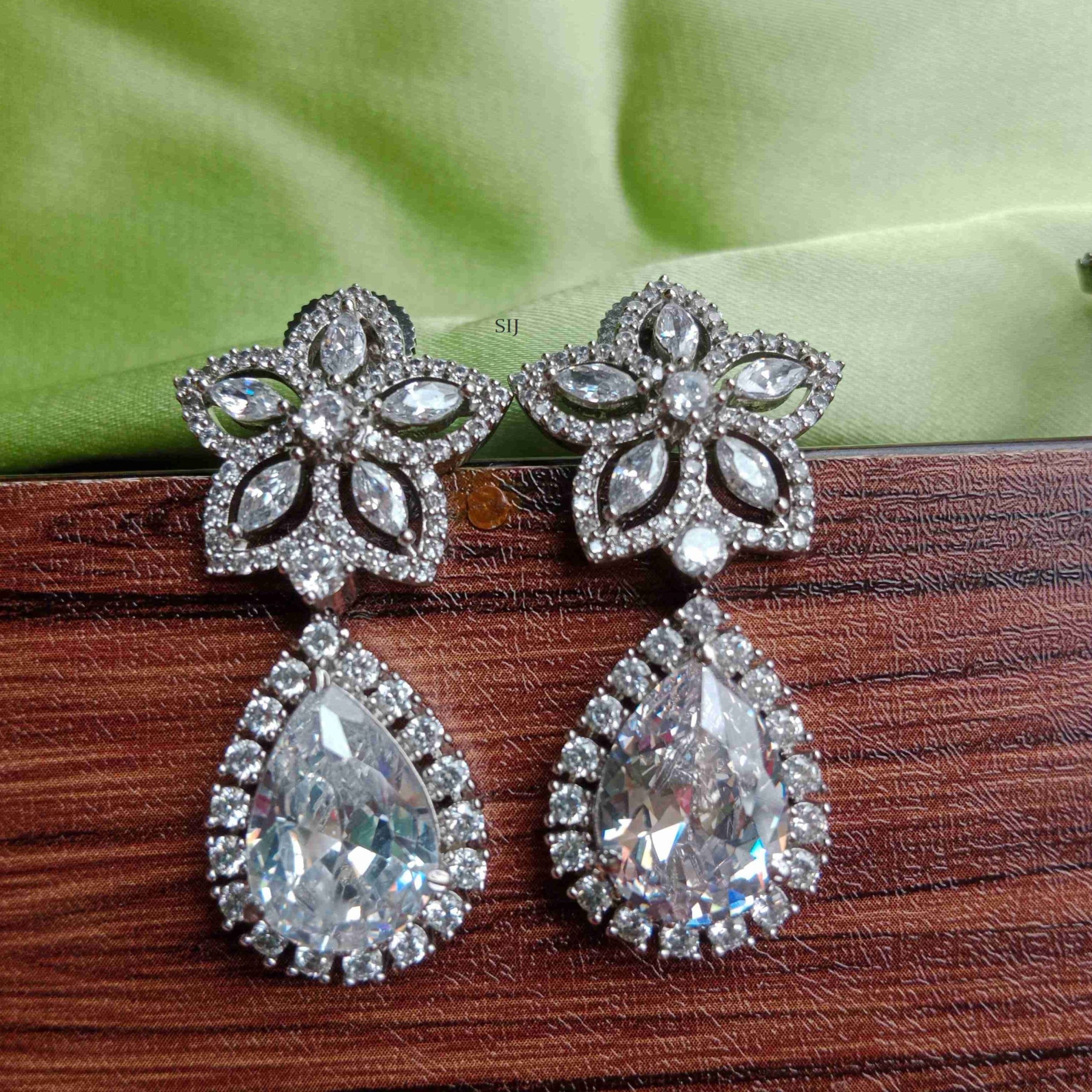 Imitation Flower Design Stone Earrings _1