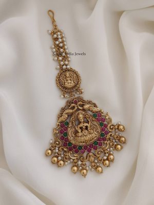 Attractive Lakshmi Pearl Maang Tikka
