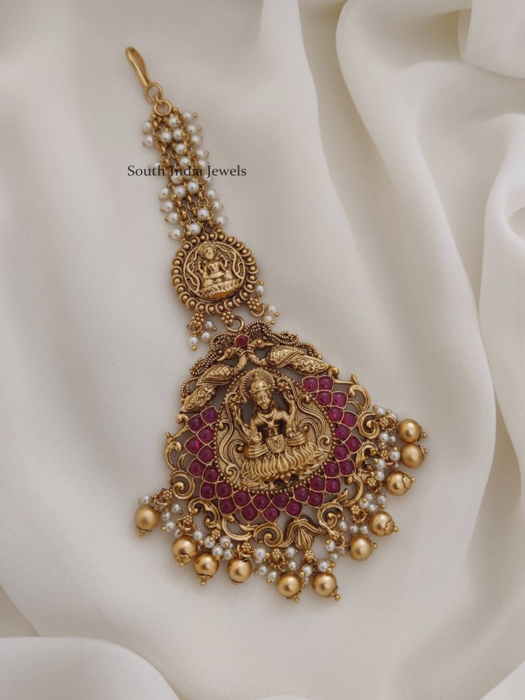 Attractive Lakshmi Pearl Maang Tikka