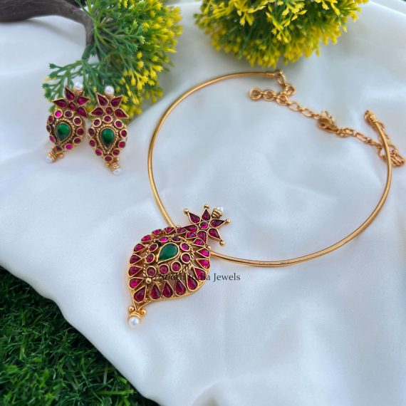 Beautiful Flower Design Hasli Necklace (2)