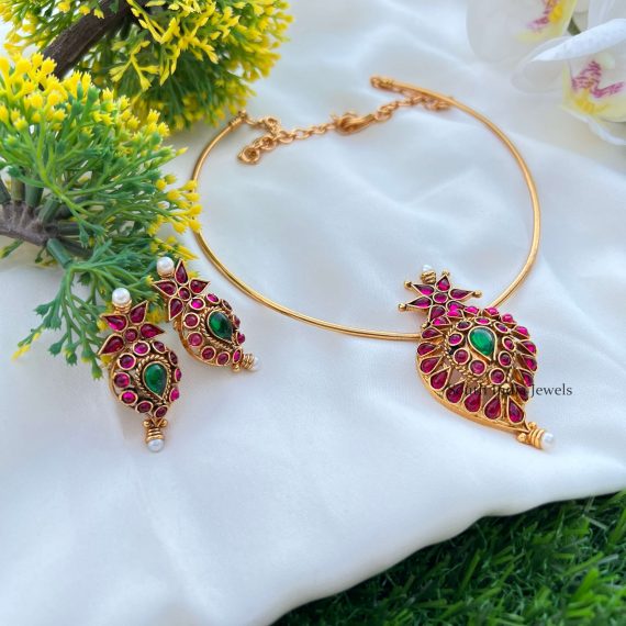 Beautiful Flower Design Hasli Necklace (3)