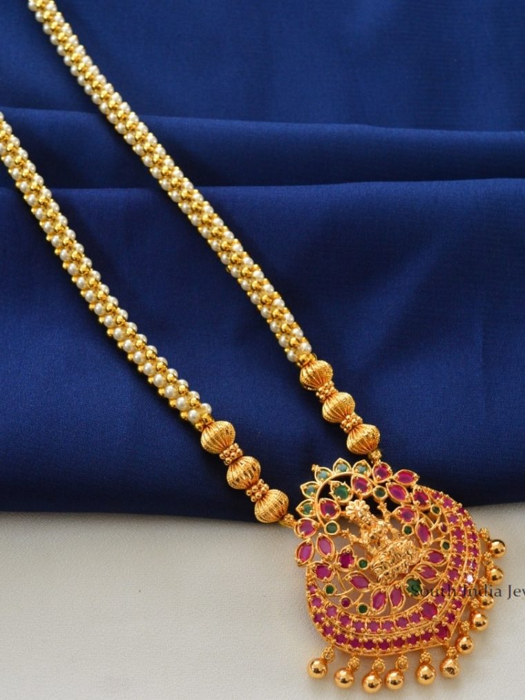 Beautiful Lakshmi Short Chain Necklace