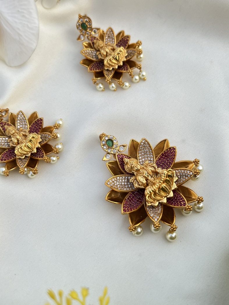 Floral Lakshmi Pendant Set