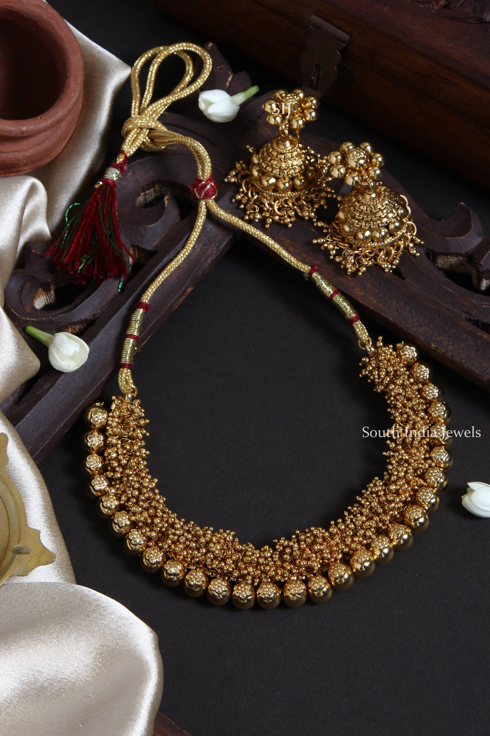 Buy Antique Indian Jewelry Online | Tarinika Page 2 | Jewelry necklace  simple, Gold fashion necklace, Necklace set indian