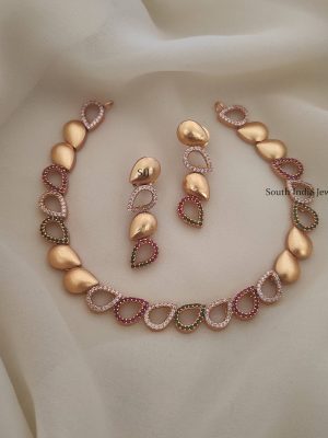 Stunning Leaf Elite Design Necklace