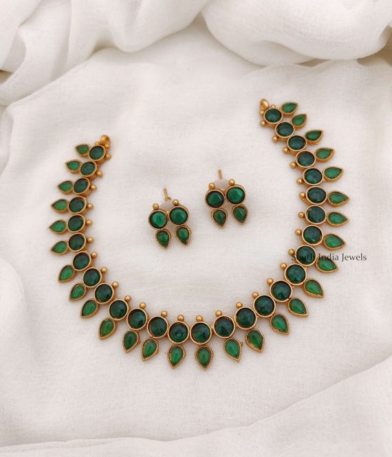Attractive Green Stone Necklace Set (2)