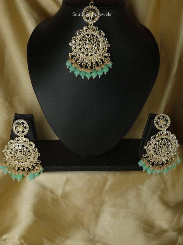 Beautiful Earrings With Maang Tikka (3)