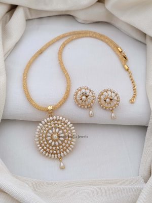 Cute Pearls Pendant Set..