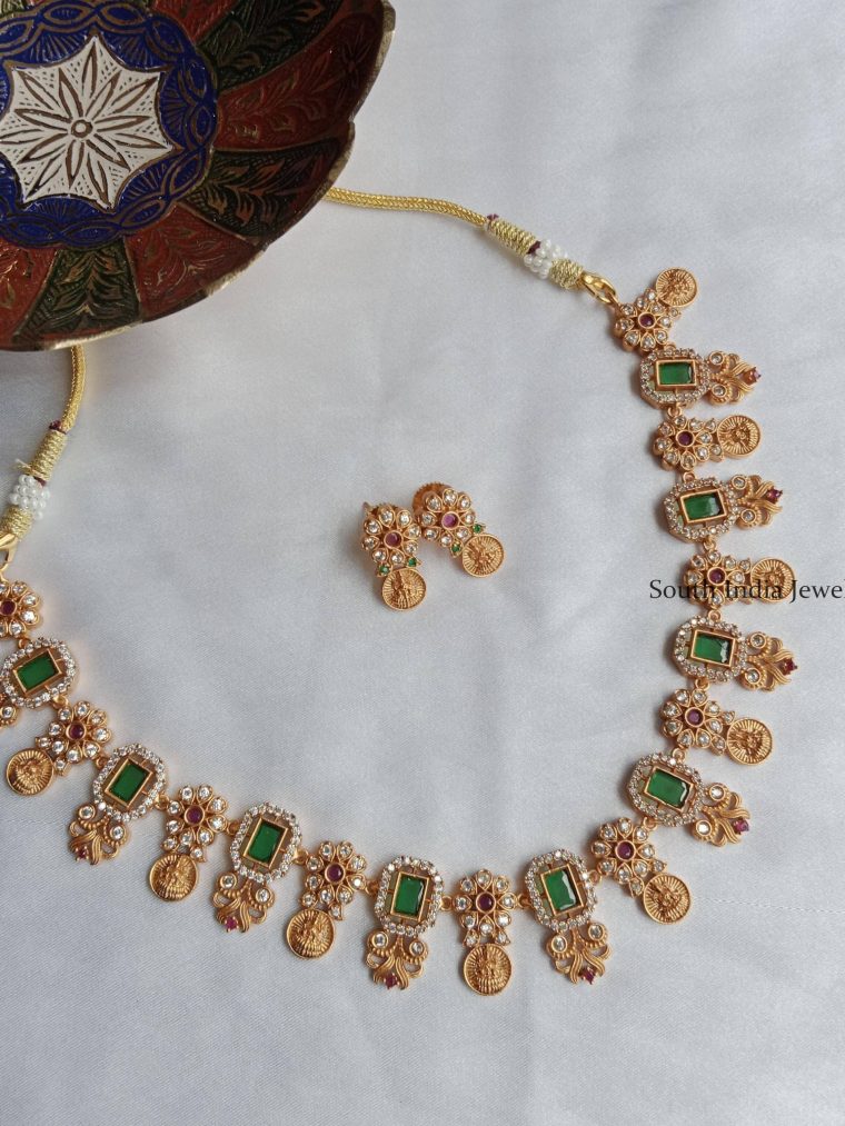 Exquisite Green Stones Necklace
