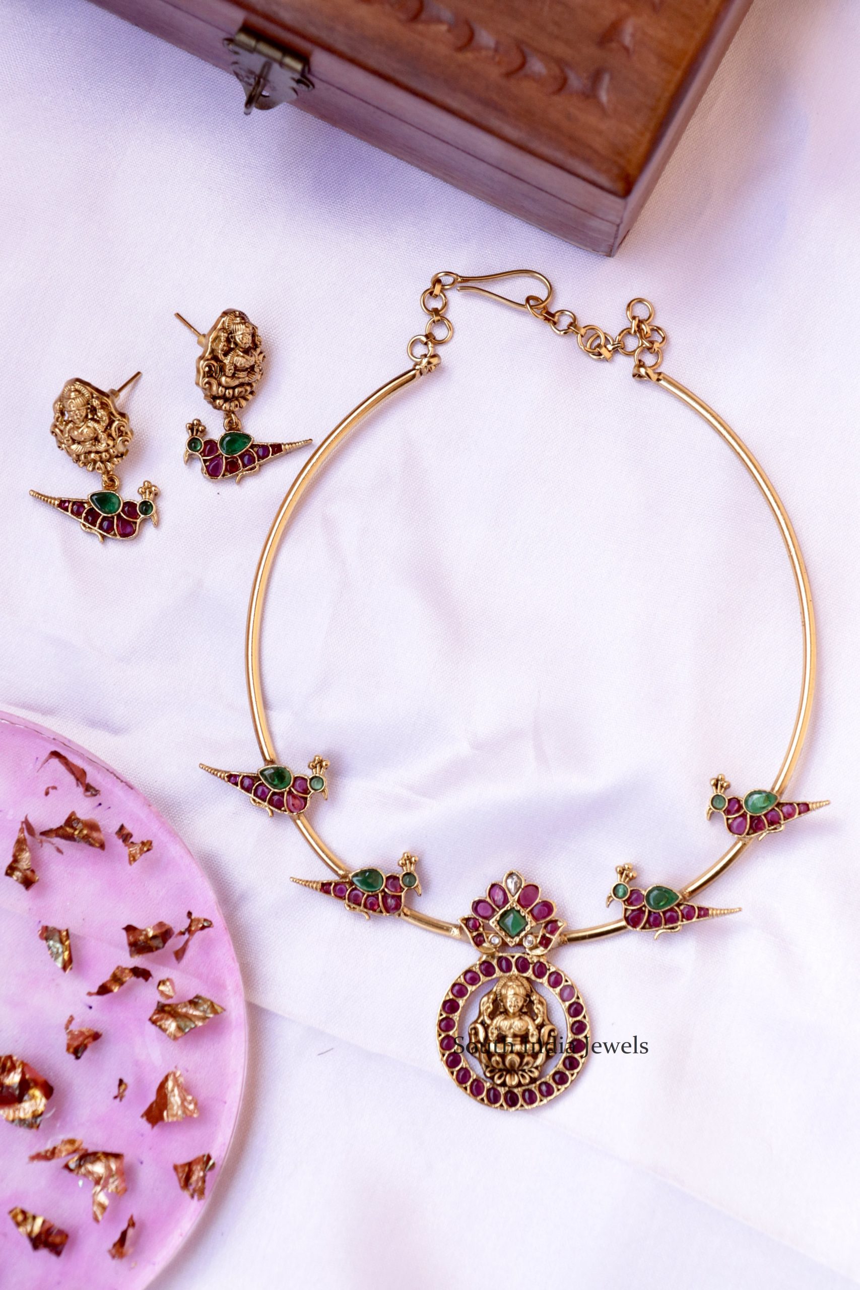 Lakshmi Pendant Pipe Desing Necklace